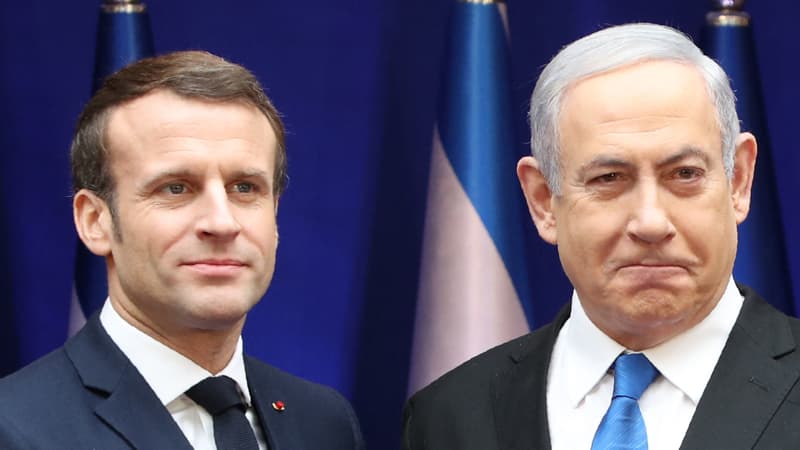 Emmanuel Macron, reçu par le Premier ministre israélien Benjamin Netanyahu  en marge du 75e anniversaire de la libération d'Auschwitz, à Jérusalem, le 22 janvier 2020. 